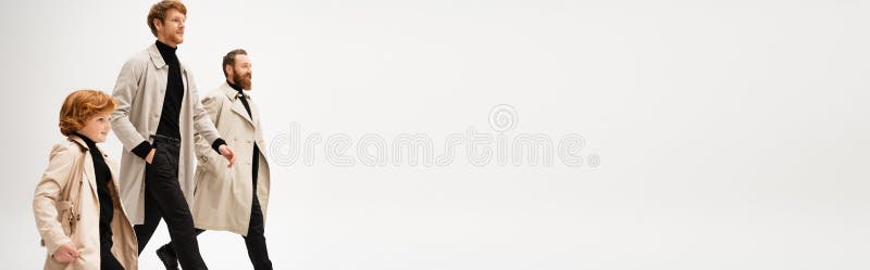 Cappuccino felice e barbuto fotografia stock libera da diritti