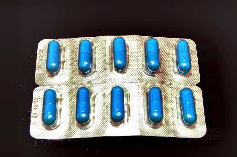 Синие таблетки от простуды. Синие капсулы. Таблетки для похудения синие капсулы. Голубые капсулы таблетки название. Противовирусное синие капсулы.