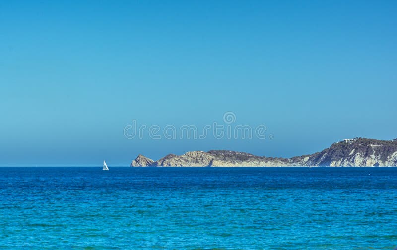Capsule el cabo y el mar Mediterráneo remilgados o remilgados en Costa Blanca, España fotos de archivo Capsule el cabo y el mar Mediterráneo remilgados o remilgados en Costa Blanca, España fotos de archivo
