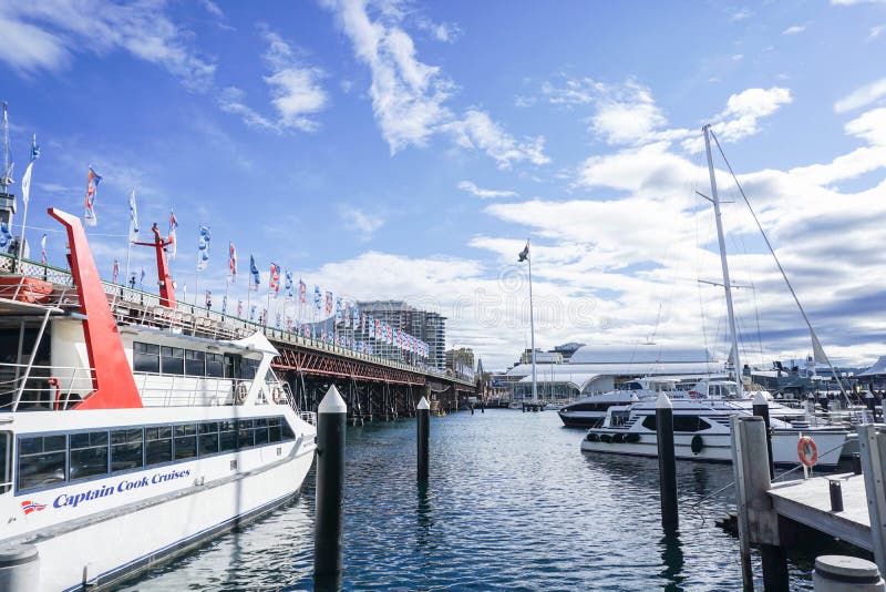 captain cook cruise darling harbour