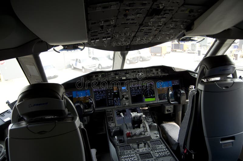 The Captains seat in the cockpit of the Boeing 787