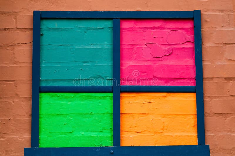 Capítulo de los fondos coloreados del ladrillo en la pared ligera, luz natural, espacio de la copia imagen de archivo Capítulo de los fondos coloreados del ladrillo en la pared ligera, luz natural, espacio de la copia imagen de archivo