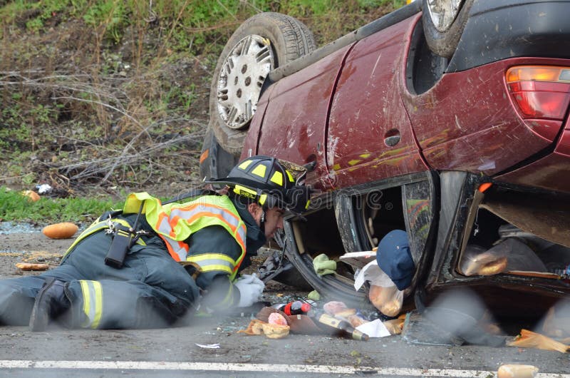 Car Crash on California Freeway Editorial Image Image of danger, rescue 75163400