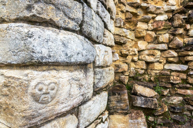 Cara que talla en Kuelap, Perú fotografía de archivo libre de regalías Cara que talla en Kuelap, Perú fotografía de archivo libre de regalías