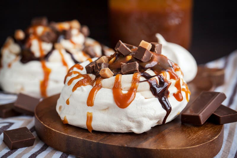 Caramel and chocolate Pavlova meringue cake