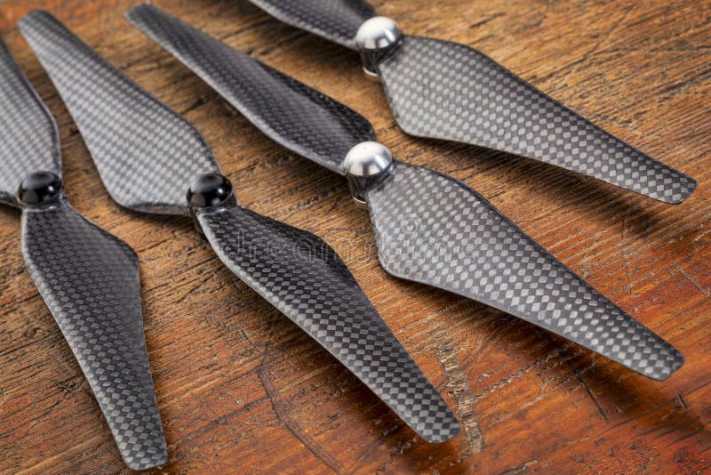 Carbon fiber self-tightening drone propellers