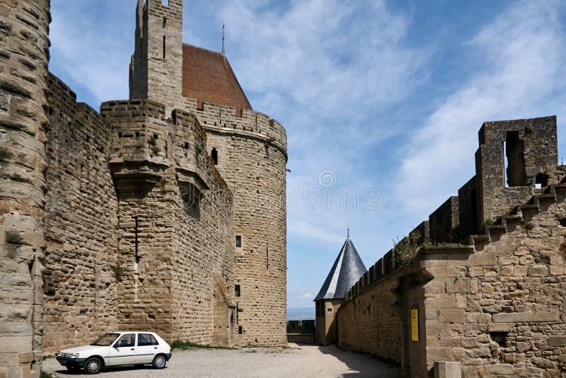 Carcassonne - εντυπωσιακό πόλη-φρούριο στη Γαλλία στοκ φωτογραφία με δικαίωμα ελεύθερης χρήσης Carcassonne - εντυπωσιακό πόλη-φρούριο στη Γαλλία στοκ φωτογραφία με δικαίωμα ελεύθερης χρήσης