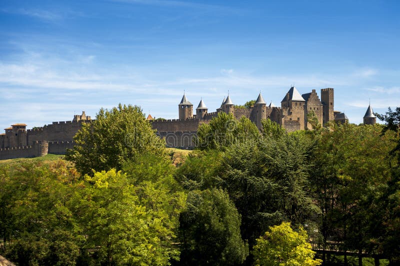 Carcassonne - μια ενισχυμένη γαλλική πόλη στο τμήμα του Aude, περιοχή του Λανγκντόκ-Ρουσιγιόν, Γαλλία, περιοχή της ΟΥΝΕΣΚΟ στοκ φωτογραφία με δικαίωμα ελεύθερης χρήσης Carcassonne - μια ενισχυμένη γαλλική πόλη στο τμήμα του Aude, περιοχή του Λανγκντόκ-Ρουσιγιόν, Γαλλία, περιοχή της ΟΥΝΕΣΚΟ στοκ φωτογραφία με δικαίωμα ελεύθερης χρήσης