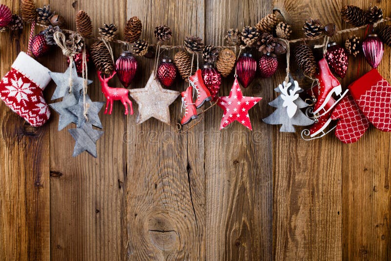cardez la salutation de Noël Décoration de fête sur le fond en bois Concept d'an neuf Configuration plate Vue supérieure images libres de droits cardez la salutation de Noël Décoration de fête sur le fond en bois Concept d'an neuf Configuration plate Vue supérieure images libres de droits