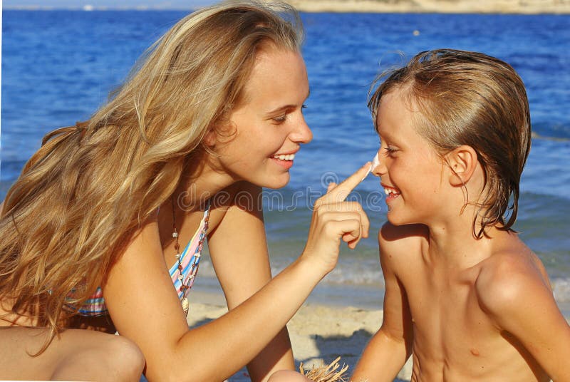 care skyddssunsunscreen royaltyfria bilder care skyddssunsunscreen royaltyfria bilder