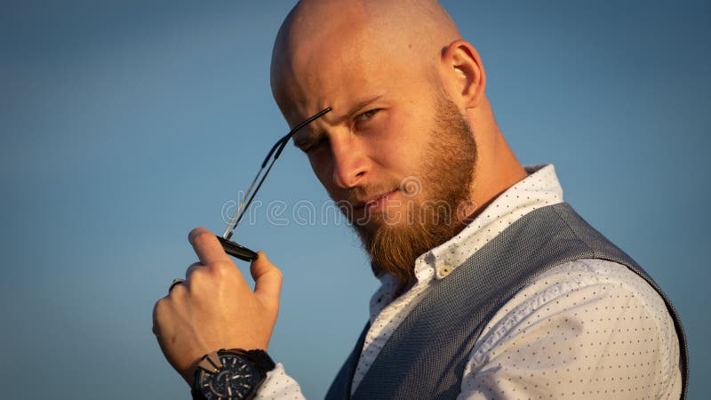 THANOS CARECA COM BARBA  Careca com barba, Careca barbudo, Careca