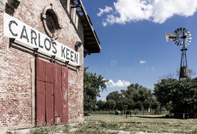 Carlos Keen Railroad station and windmill