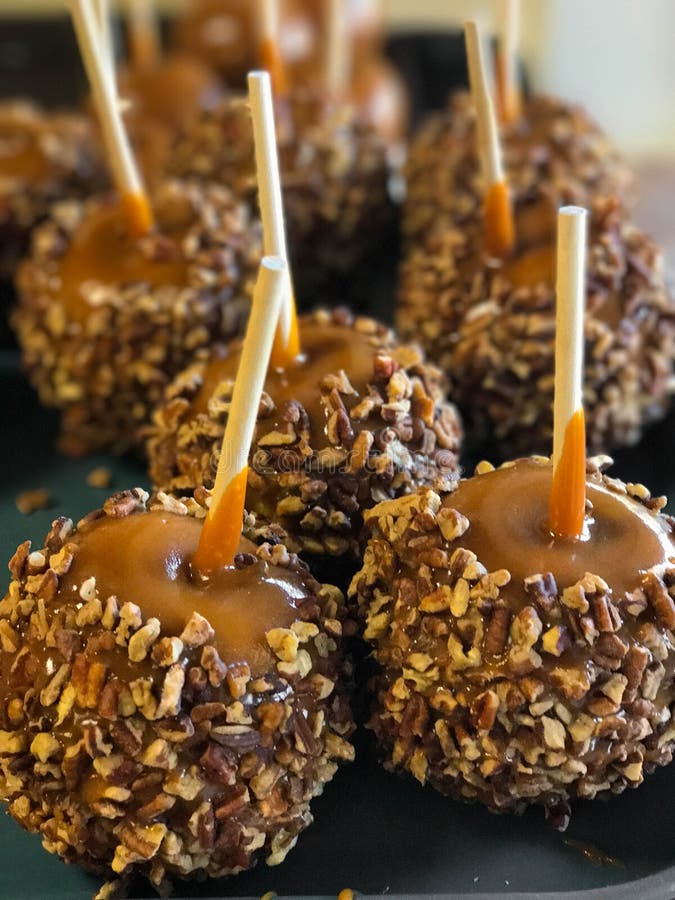 Carmel Candy Apples avec des écrous photo stock Carmel Candy Apples avec des écrous photo stock