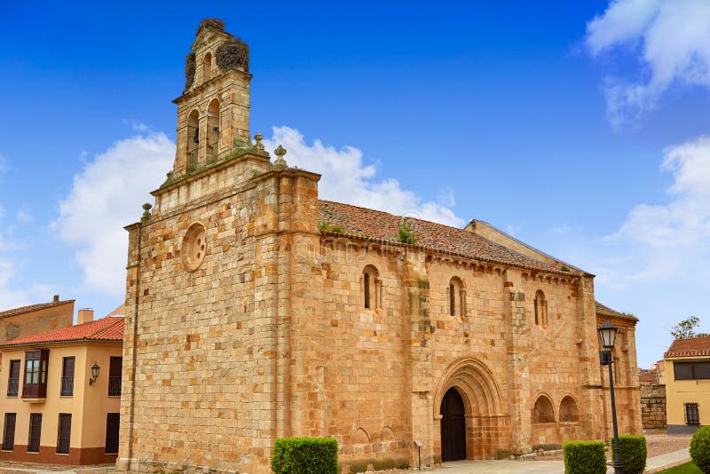 Carmen de San Isidoro kyrka Zamora Spanien royaltyfri fotografi Carmen de San Isidoro kyrka Zamora Spanien royaltyfri fotografi
