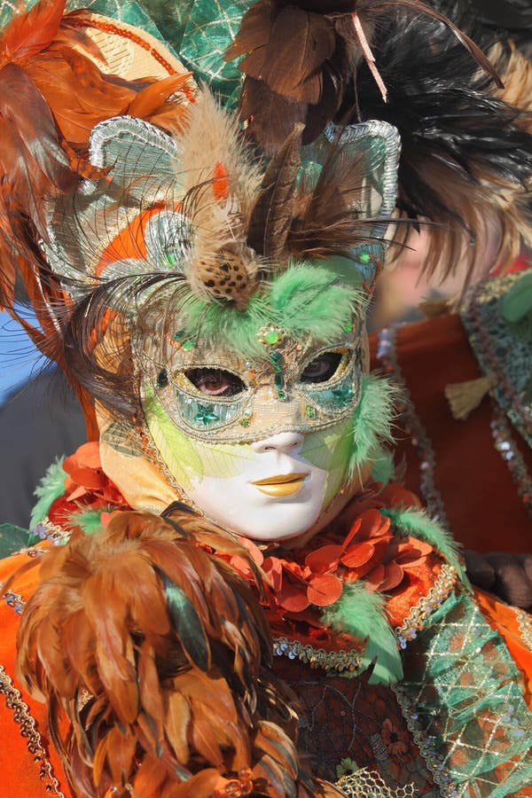 Homme Dans Le Costume Au Carnaval De Venise 2011 Image stock éditorial -  Image du déguisement, clavette: 19090179