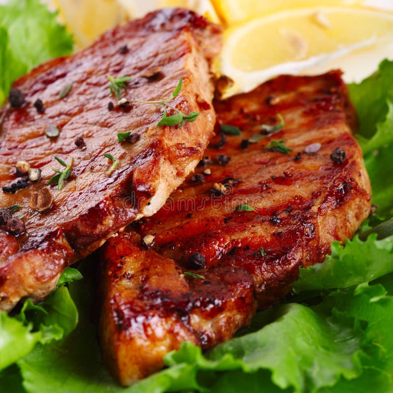 Carne asada a la parilla del filete imagenes de archivo Carne asada a la parilla del filete imagenes de archivo