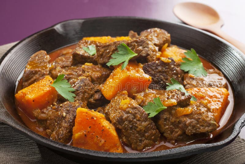 Carne de vaca marroquí Tagine imágenes de archivo libres de regalías Carne de vaca marroquí Tagine imágenes de archivo libres de regalías
