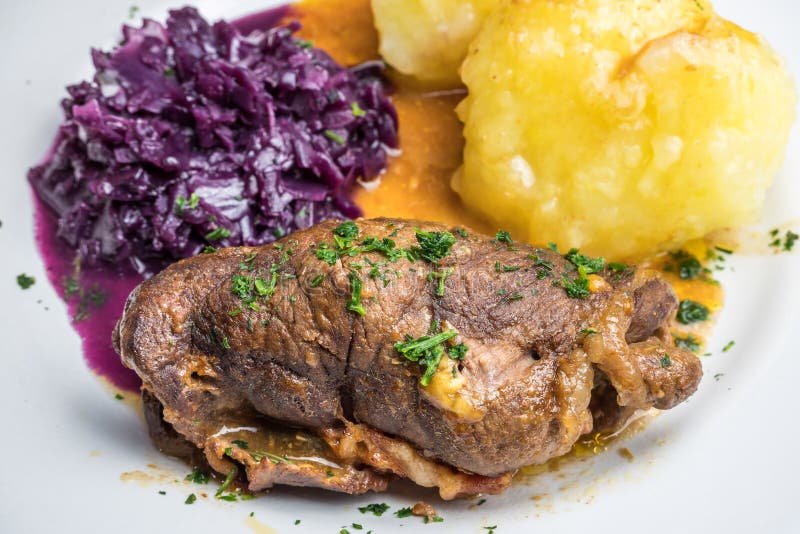 Carne de vită cu roulade franconi stock photos