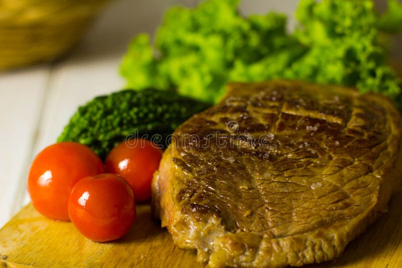 Carne e bifes vegetais fotografia de stock Carne e bifes vegetais fotografia de stock