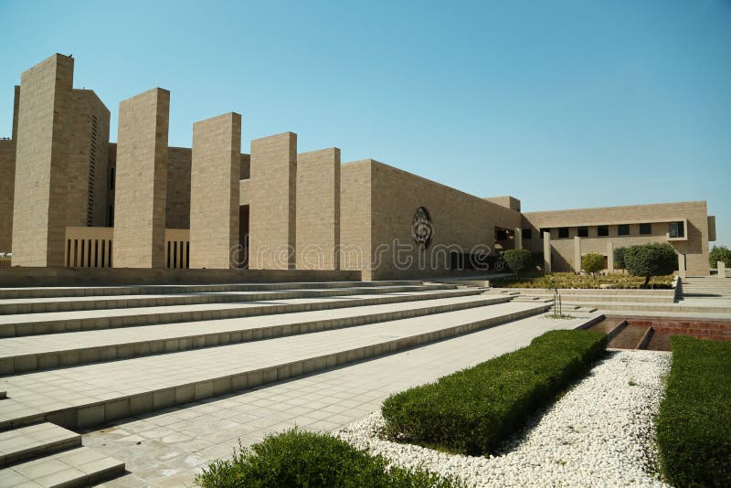 Universidade De Catar Doha Fotos Fotos De Stock Gratuitas E Fotos Royalty Free Dreamstime