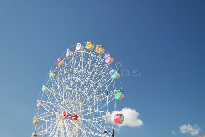 Carosello e cielo fotografie stock