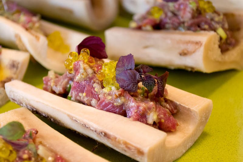 Carpaccio med märg arkivfoton Carpaccio med märg arkivfoton