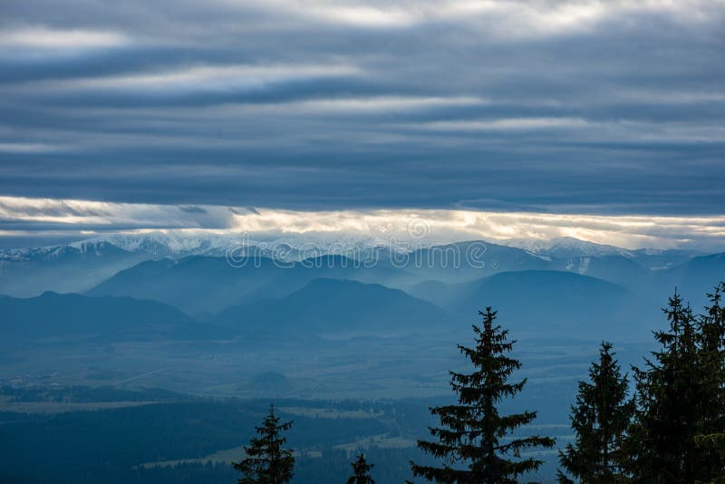 Karpaty v zimě sníh