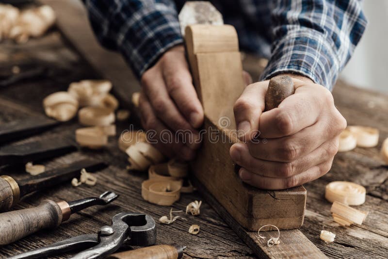 carpenter elderly working royaltyfri foto carpenter elderly working royaltyfri foto