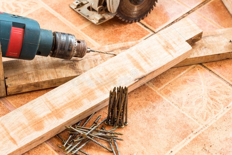 Carpintería y accesorios, madera para el trabajo de la decoración foto de archivo Carpintería y accesorios, madera para el trabajo de la decoración foto de archivo