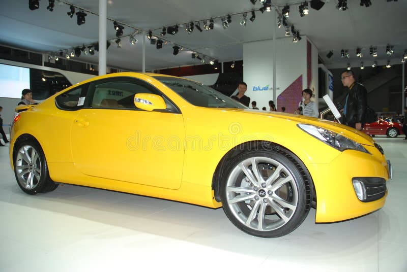 Carro amarelo de Hyundai
