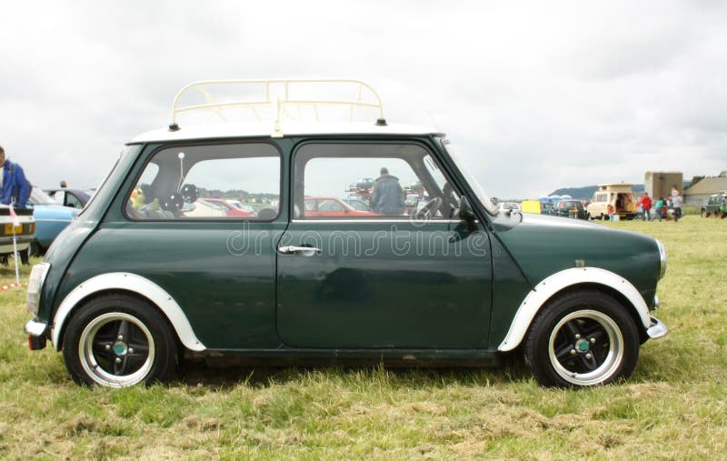 Carro britânico antigo imagens de stock