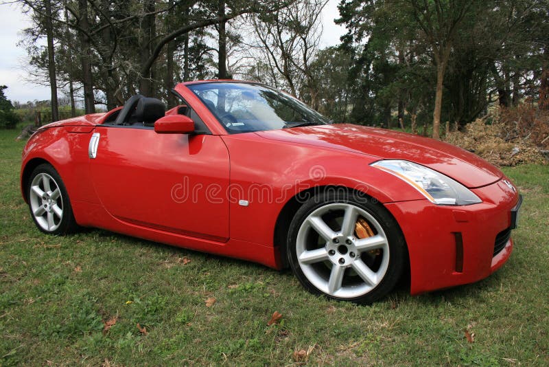 Carro de esportes vermelho foto de stock royalty free Carro de esportes vermelho foto de stock royalty free