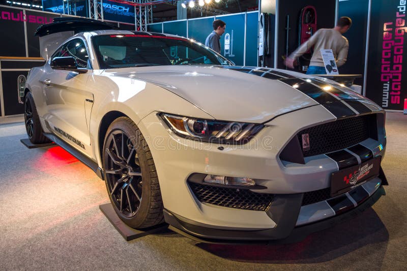 Ford Shelby GT350 - Carros de corrida a venda