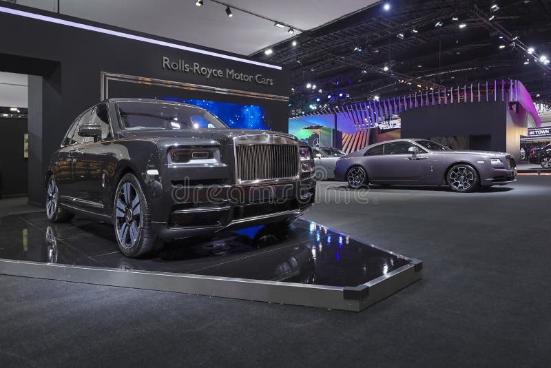 Carro luxuoso de Rolls Royce New Cullinan na exposição automóvel 2019 imagens de stock royalty free Carro luxuoso de Rolls Royce New Cullinan na exposição automóvel 2019 imagens de stock royalty free