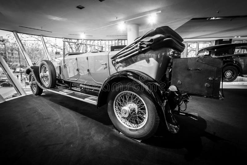 Carro luxuoso Rolls-Royce Phantom eu abro Tourer, 1926 fotos de stock royalty free Carro luxuoso Rolls-Royce Phantom eu abro Tourer, 1926 fotos de stock royalty free