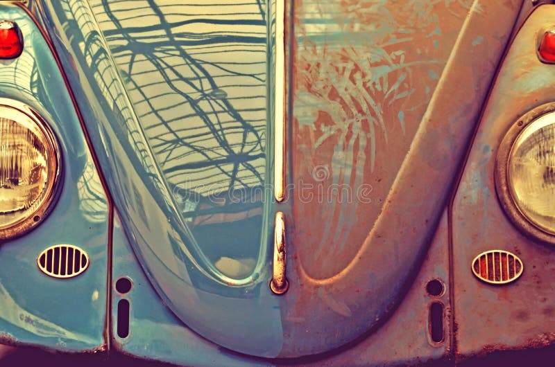 Carro velho de Anfas, meio sujo Estilo retro (lavagem de carros, bens e o mal, fotos de stock royalty free Carro velho de Anfas, meio sujo Estilo retro (lavagem de carros, bens e o mal, fotos de stock royalty free