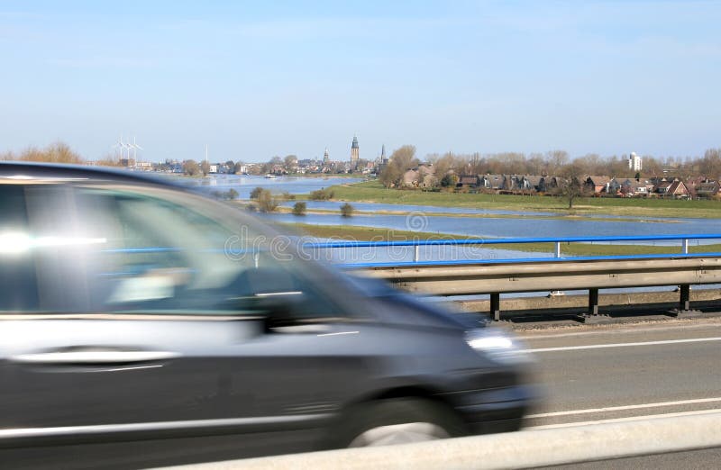 Carro, velocidade e paisagem fotografia de stock Carro, velocidade e paisagem fotografia de stock