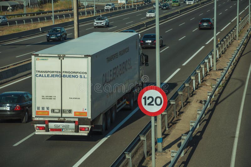 Vídeo: corrida nos EUA tem pista com cruzamento de carros