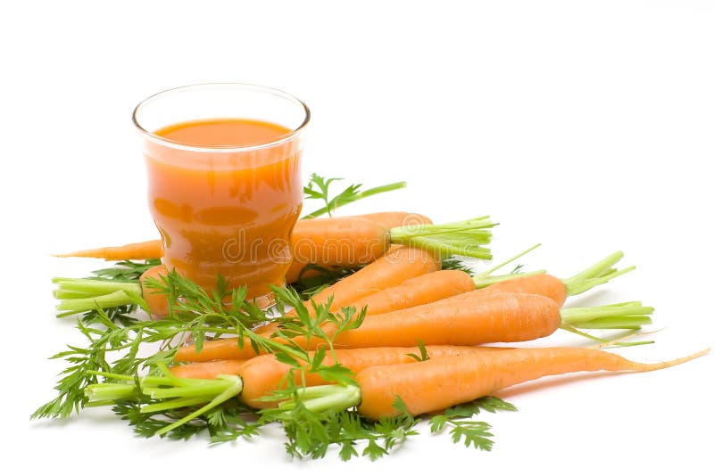 Carrost juice and fresh carrots