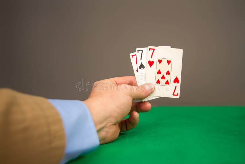 Arma de jogo foto de stock. Imagem de criminoso, sorte - 186486816