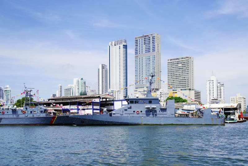 CARTAGENA, COLOMBIA - AUGUSTUS 10, 2018: Cityscape van modern Cartagena, beroemde toevlucht in Colombia stock foto CARTAGENA, COLOMBIA - AUGUSTUS 10, 2018: Cityscape van modern Cartagena, beroemde toevlucht in Colombia stock foto