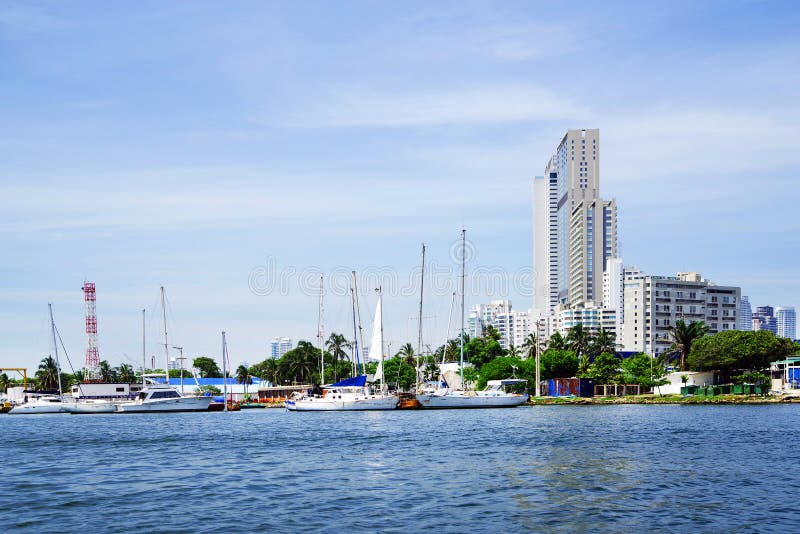 CARTAGENA, КОЛУМБИЯ - 10-ОЕ АВГУСТА 2018: Городской пейзаж современного Cartagena, известного курорта в Колумбии стоковая фотография rf CARTAGENA, КОЛУМБИЯ - 10-ОЕ АВГУСТА 2018: Городской пейзаж современного Cartagena, известного курорта в Колумбии стоковая фотография rf