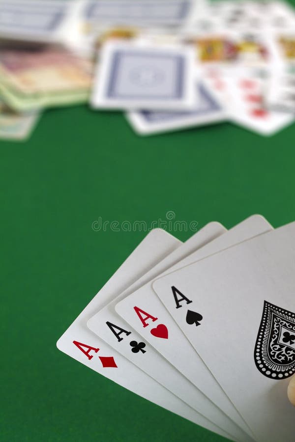 Cartas royal flush. jogo de cartas, cartas na mesa. poker e blackjack,  cartas de jogar.