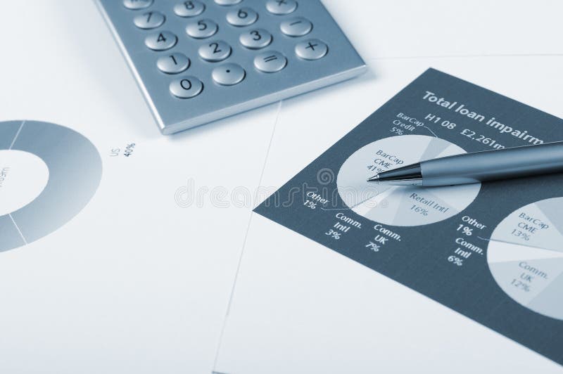 Cartas e gráficos das vendas foto de stock royalty free Cartas e gráficos das vendas foto de stock royalty free