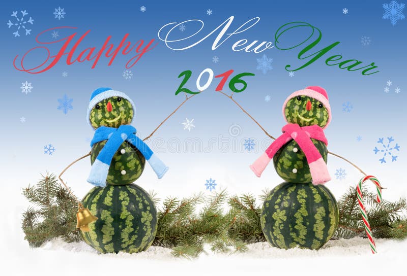 Carte avec le bonhomme de neige de deux pastèques avec des bonnes années et 2016 d'inscription photos libres de droits Carte avec le bonhomme de neige de deux pastèques avec des bonnes années et 2016 d'inscription photos libres de droits