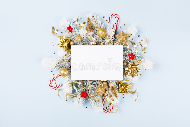 Carte de Noël avec l'arbre de sapin d'anf de décorations de vacances