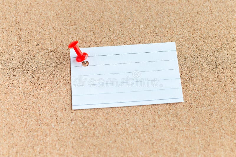 Carte mémoire de liège avec le morceau de papier vide goupillé, notes, babillards, horizontaux photographie stock libre de droits Carte mémoire de liège avec le morceau de papier vide goupillé, notes, babillards, horizontaux photographie stock libre de droits