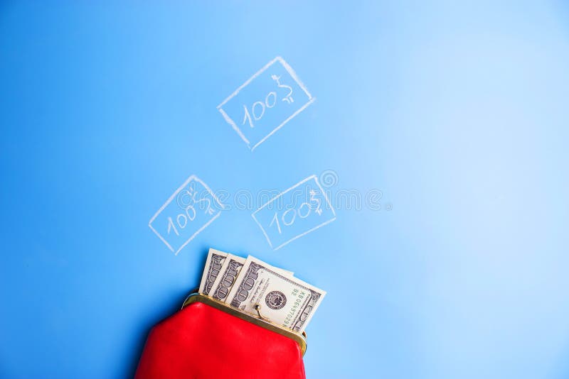 carteira de couro vermelha com dinheiro imagem de stock carteira de couro vermelha com dinheiro imagem de stock
