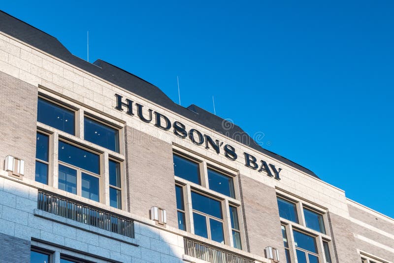Cartel de la bahÃa de Hudson. La empresa Hudson's Bay Company es un grupo comercial canadiense al por menor imagenes de archivo Cartel de la bahÃa de Hudson. La empresa Hudson's Bay Company es un grupo comercial canadiense al por menor imagenes de archivo