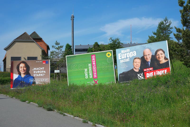 Carteleras de la campaña electoral del Partido Democrático Social de Alemania SPD, los verdes, y la izquierda para la EU-elección foto de archivo libre de regalías Carteleras de la campaña electoral del Partido Democrático Social de Alemania SPD, los verdes, y la izquierda para la EU-elección foto de archivo libre de regalías